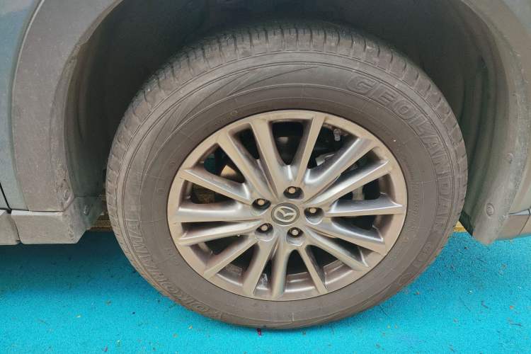 Used Mazda CX-5 2020 Revised Version 2.0L Automatic Two-Wheel Drive ZhiZun Trim Right Front Wheel Hub