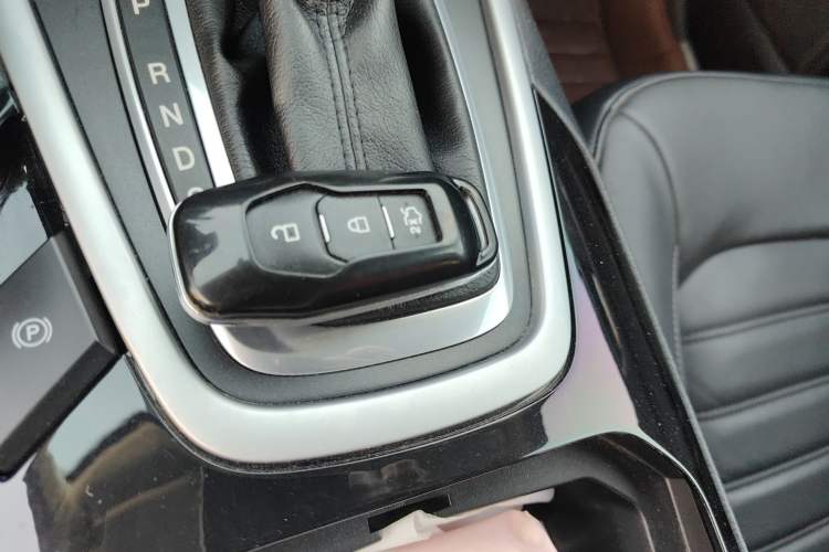 Used Ford Edge 2016 EcoBoost 245 Four-Wheel Drive Titanium Edition 7-Seater Vehicle Key