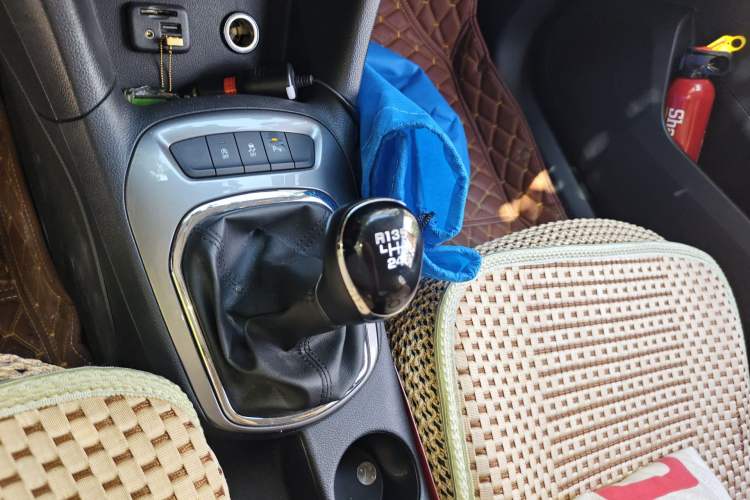 Used Chevrolet Cruze 2017 1.5L Manual Xuanfeng Edition Gear Lever