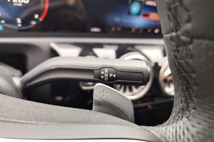 Used Mercedes-Benz A-Class 2022 Second Facelift A 200 L Sport Sedan Fashion Version Gear Lever