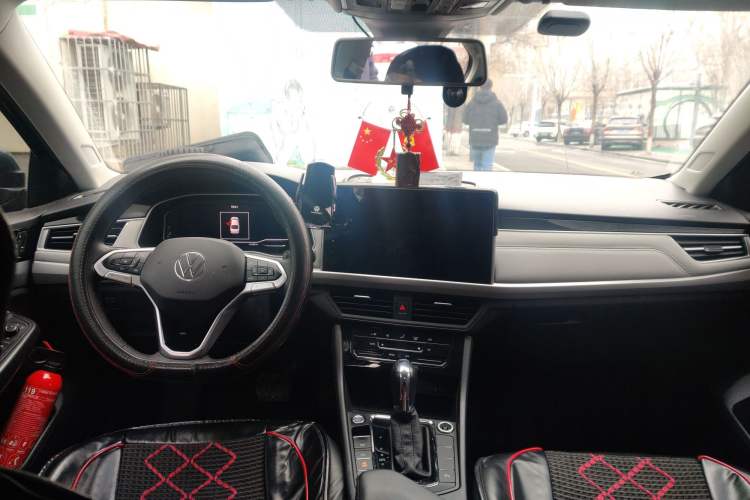 Used Volkswagen Bora 2023 300TSI DSG Prestige Edition Center Console