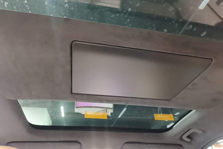 Used ONVO Luxeed L90 2025 Model—Ultra Six-Seater Version
