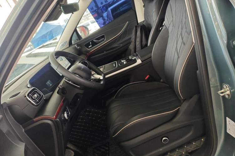 Used Chery Tiggo 9 2023 2.0T Dual-Clutch Two-Wheel Drive Luxury Edition 7 Seats
