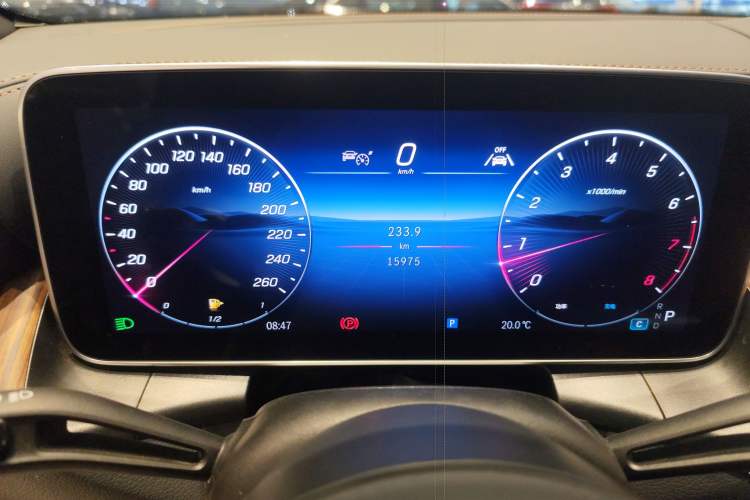 Used Mercedes-Benz GLC 2025 Refreshed GLC 300 L 4MATIC Dynamic Version 5 Seats Instrument Cluster