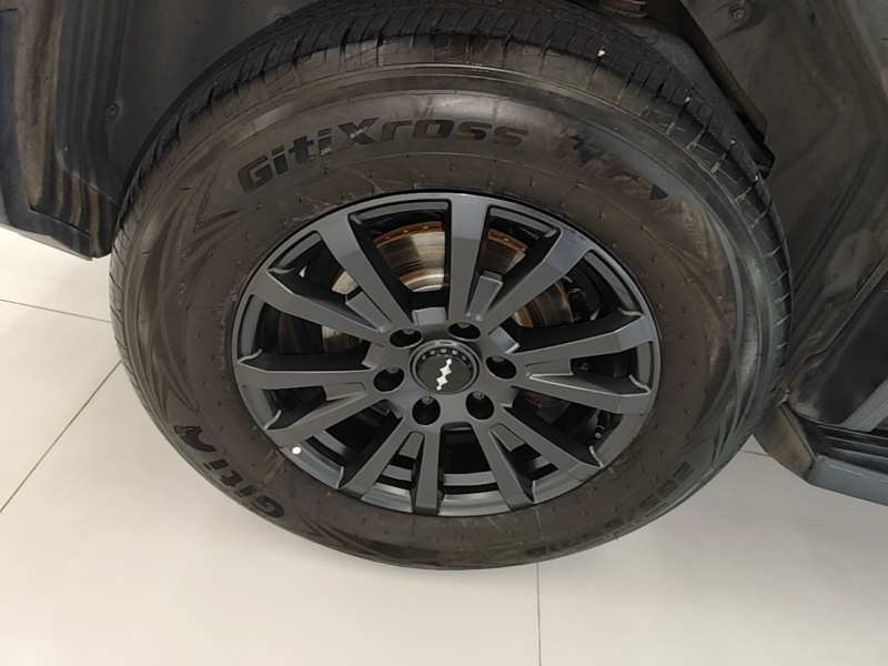 Used Formula Leopard 5 2023 Navigator Edition — 25