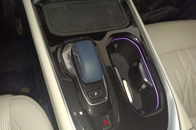 Used Zeekr 009 2024 Six-Seat Executive Version 4WD 108 kWh
