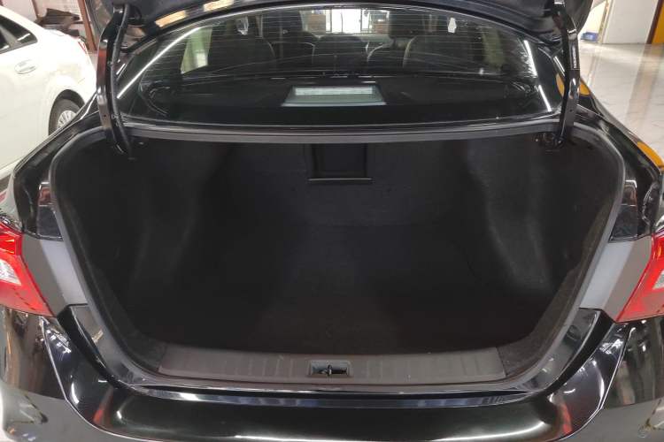 Used Nissan Sylphy 2019 1.6XV CVT Smart Connect Luxury Edition China VI Standard Trunk