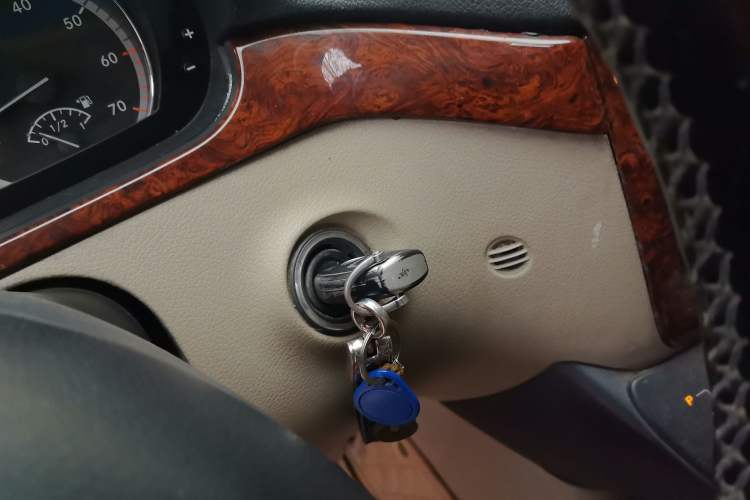 Used Mercedes-Benz Viano 2011 2.5L Navigator Edition