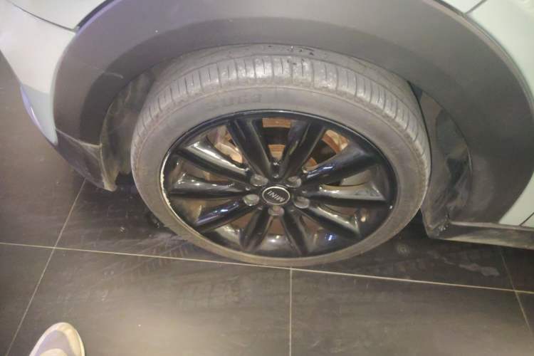 Used MINI MINI 2017 1.5T COOPER Ice Blue Limited Edition Five-Door Version
