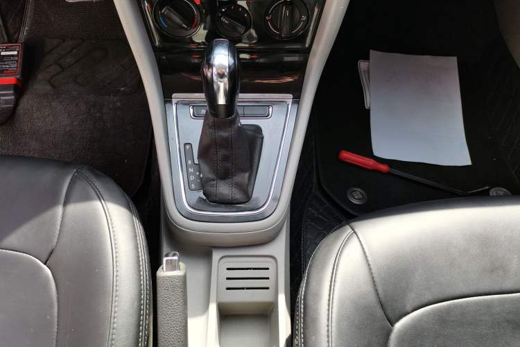 Used Volkswagen Bora 2014 1.6L Automatic Fashion Model Gear Lever