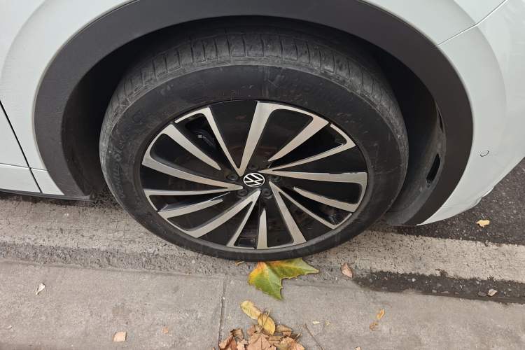 Used Volkswagen ID.4 X 2023 Ultra-Intelligent Long-Range Version Right Front Wheel Hub