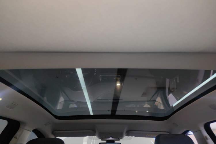 Used Jaguar E-PACE 2018 P250 SE China VI Headliner