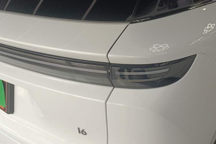 Used Li Auto i6 2025 Model Two-Wheel-Drive Standard Type
