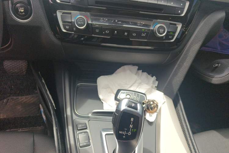 Used BMW 3 Series 2016 320Li Ambition Model
