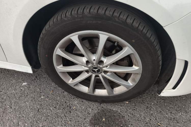 Used Mercedes-Benz A-Class 2019 A 200 L Sport Sedan Right Front Wheel Hub