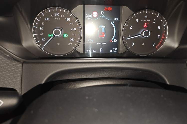 Used Land Rover Range Velar 2020 P250 Odometer Close Up
