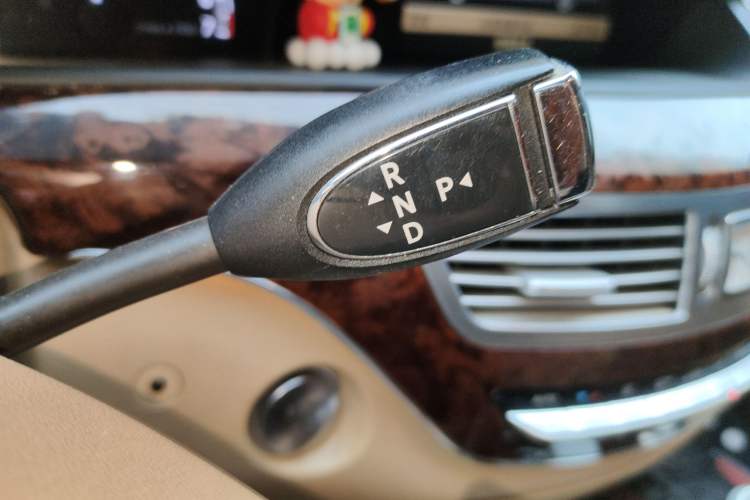Used Mercedes-Benz S-Class 2010 S 350 L Luxury Model Gear Lever