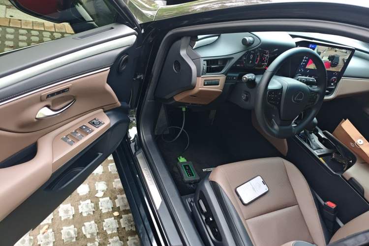 Used Lexus ES 2025 200 Premium Edition
