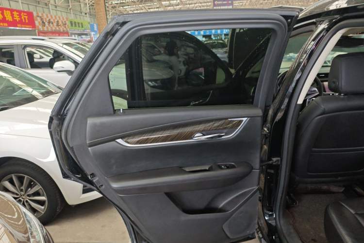 Used Cadillac XT5 2018 25T Luxury Model