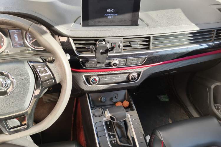 Used FORTHING Joyear X5 2017 Enjoy Series 1.6L CVT Luxury Model
