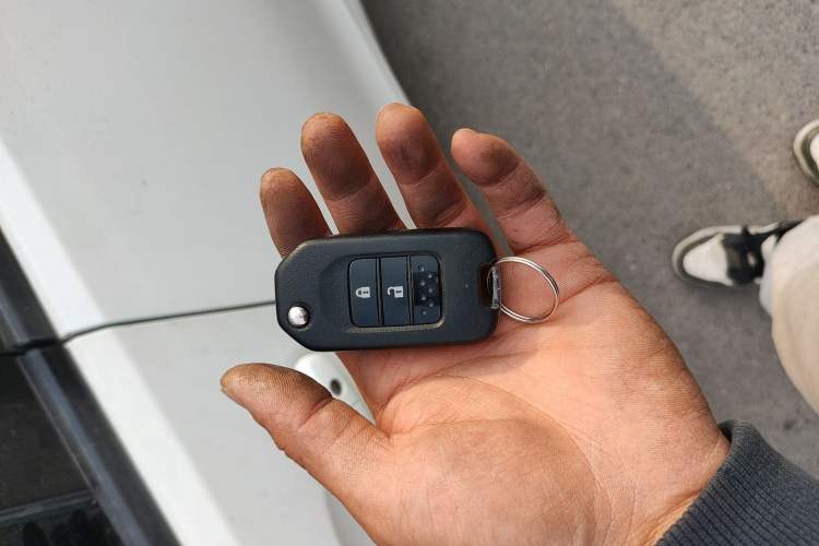 Used Honda Jade 2013 1.8L automatic Comfort version 5 seats Vehicle Key