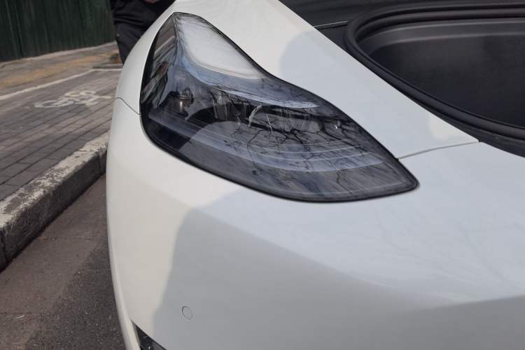 Used Tesla Model Y 2023 Long-Range All-Wheel-Drive Version