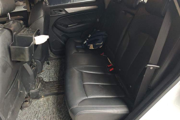 Used Roewe RX5 2016 20T Two-Wheel Drive Manual Transmission Internet Smart Edition