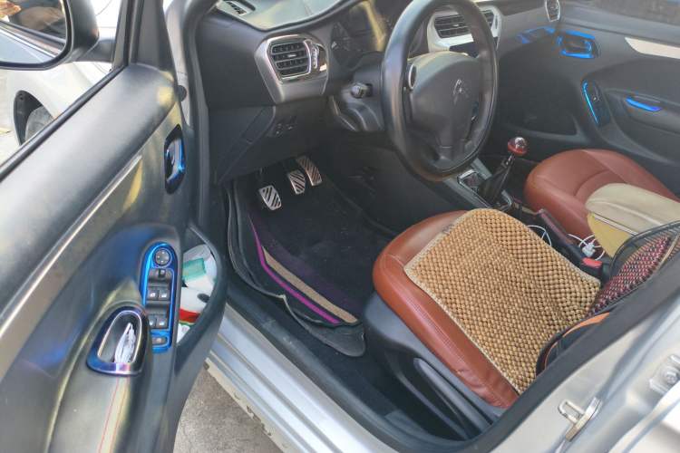 Used Citroen Elysee 2015 Zhishang Edition 1.6L Manual Fashion Model
