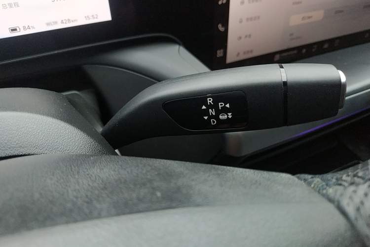 Used XPeng P7 2022 586G Gear Lever