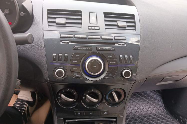 Used Mazda 3 2015 Sedan 1.6L Manual Comfort Model