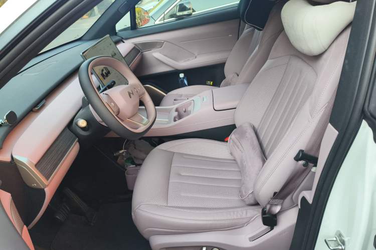 Used ONVO L60 2024 60 kWh Rear-Drive Version
