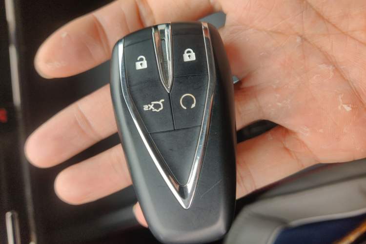 Used CHANGAN OSHAN Z6 2022 Blue Whale 1.5T DCT Smart Edition Vehicle Key