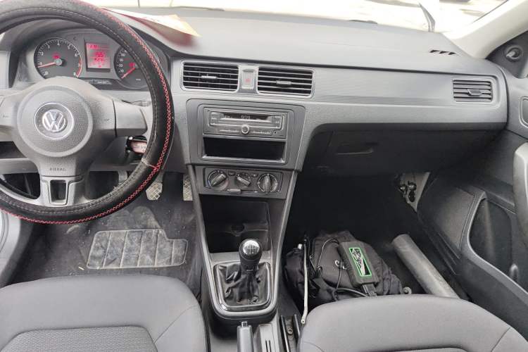 Used Volkswagen Santana 2013 1.4L Manual Fashion Edition Audio And AC Panel