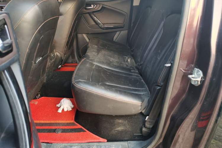 Used Zxauto Terralord 2019 2.5T Passenger Version Diesel Two-Wheel Drive Manual Ultra-Luxury Trim with Dual Features
