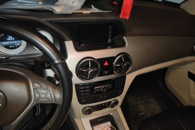 Used Mercedes-Benz GLK-Class 2013 Facelift GLK 300 4MATIC Fashion Edition