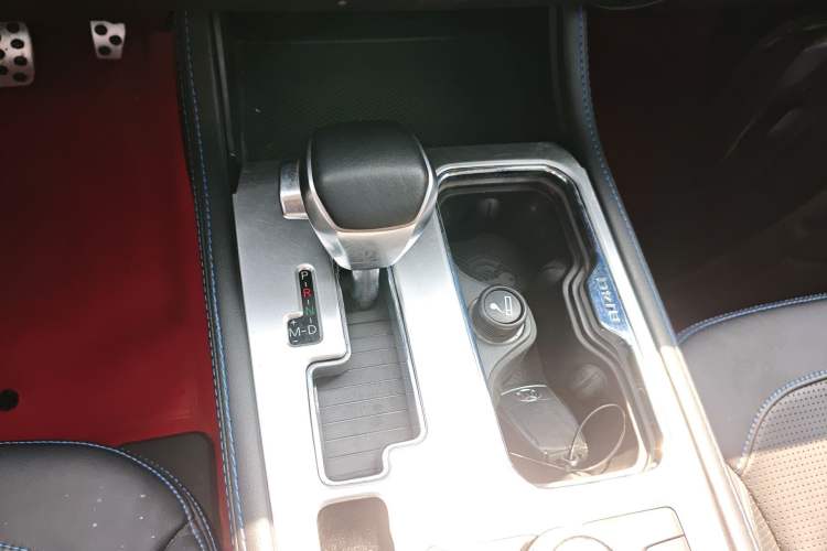 Used BAIC Off-Road BJ40 2019 2.3T Automatic Four-Wheel Drive Urban Hunter Edition Premium Model China VI Emission Standard