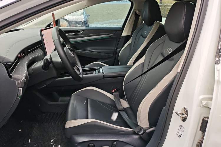 Used Volkswagen ID.7 VIZZION 2024 AIR model
