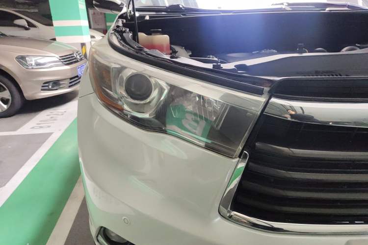 Used Toyota Highlander 2017 2.0T Four-Wheel Drive Luxury Navigation Version 7 Seats Right Front Headlight