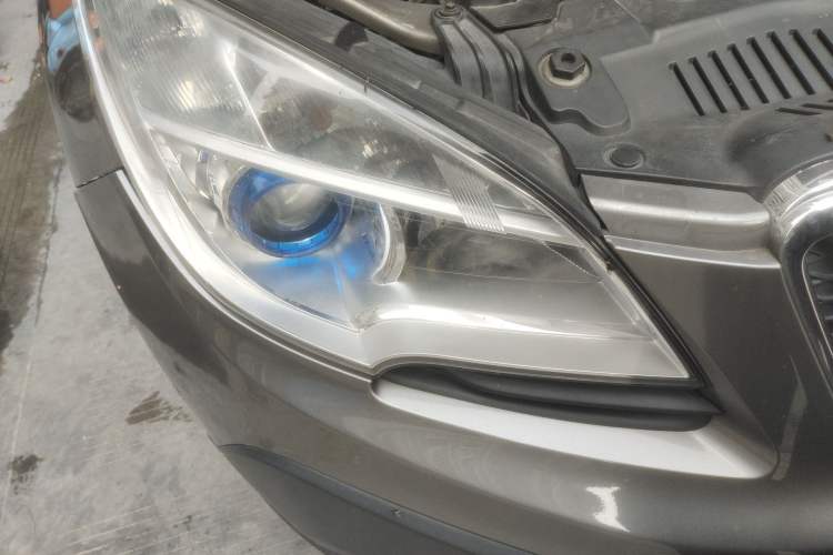 Used Buick Encore 2013 1.4T Automatic Two-Wheel Drive Elite Model Right Front Headlight