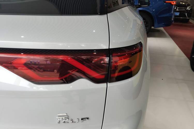 Used BYD Yuan UP 2024 401 km Active Version Right Rear Taillight