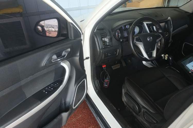 Used CHANGAN CS35 2016 1.6L Automatic Luxury Model China IV Standard Driver Seat