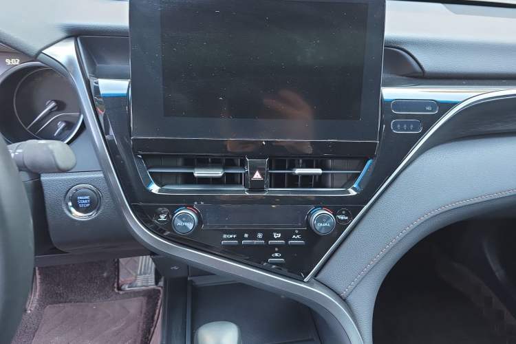 Used Toyota Camry 2023 2.0G Luxury Edition
