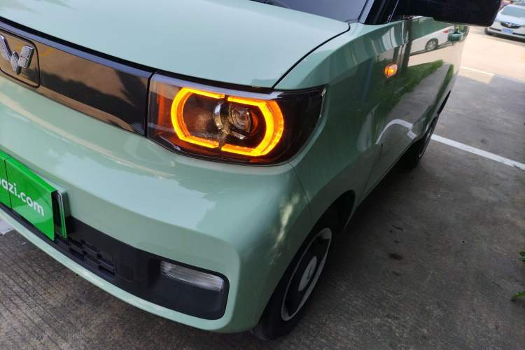 Used Wuling Hongguang MINIEV 2021 Macaron Fashion Edition Lithium-Ion Battery Left Front Headlight