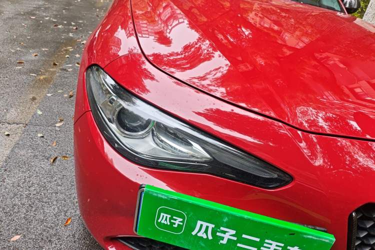 Used Alfa Romeo Giulia 2017 2.0T 280HP Luxury Edition Right Front Headlight