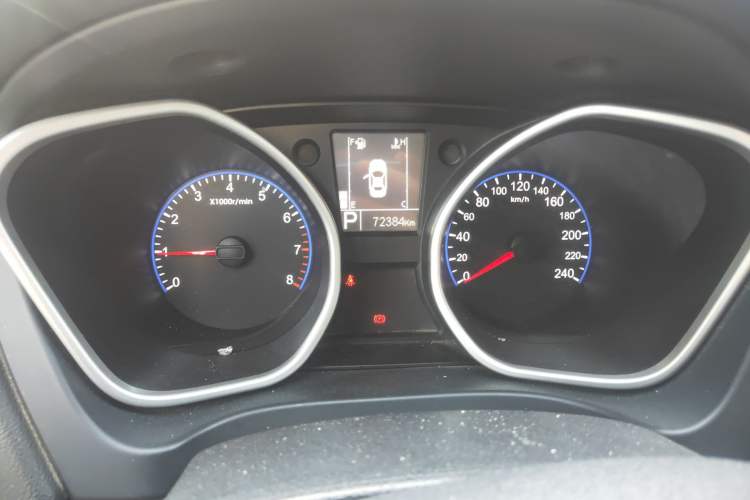 Used Geely Auto GX7 2015 Sports Edition 2.0L Automatic Luxury Model Instrument Cluster