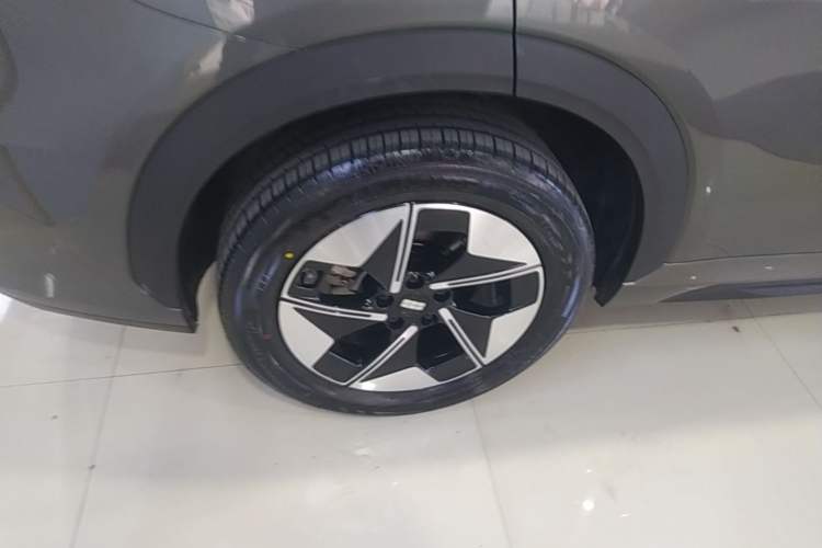 Used Geely Galaxy E5 2026 Model 610km Long-Distance Edition