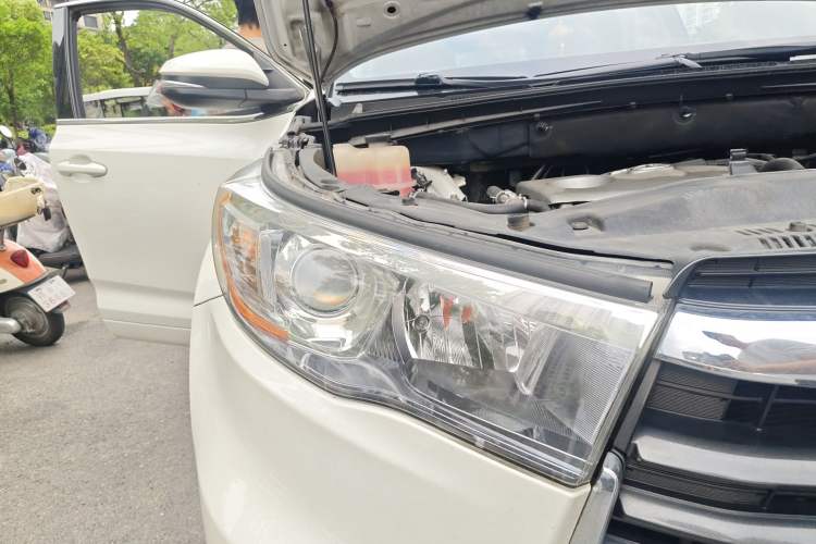 Used Toyota Highlander 2017 2.0T Four-Wheel Drive Luxury Edition 7 Seats Right Front Headlight