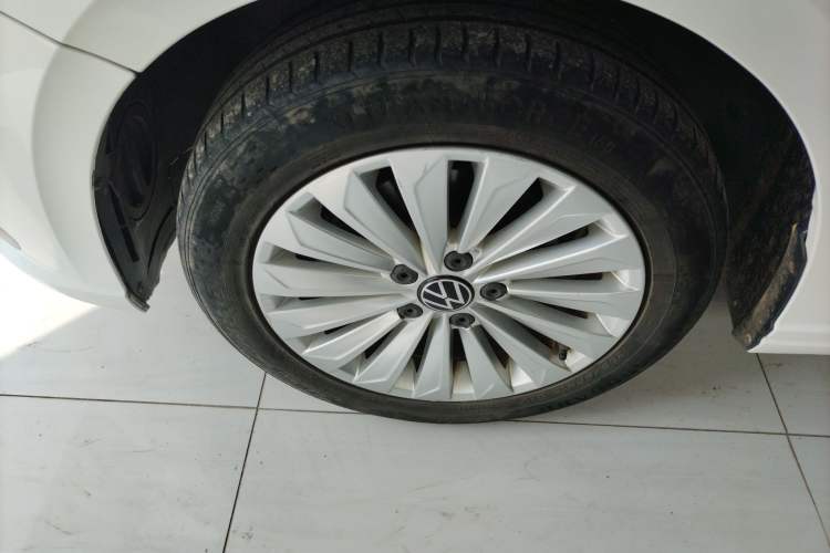 Used Volkswagen Lavida 2021 1.5L Automatic Comfort Edition Left Front Wheel Hub