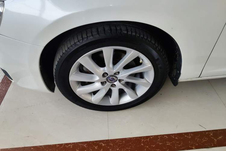 Used Volvo V60 2015 T5 Zhiyi Edition
