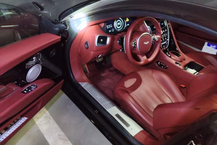 Used AstonMartin DB11 2016 5.2T First Edition
